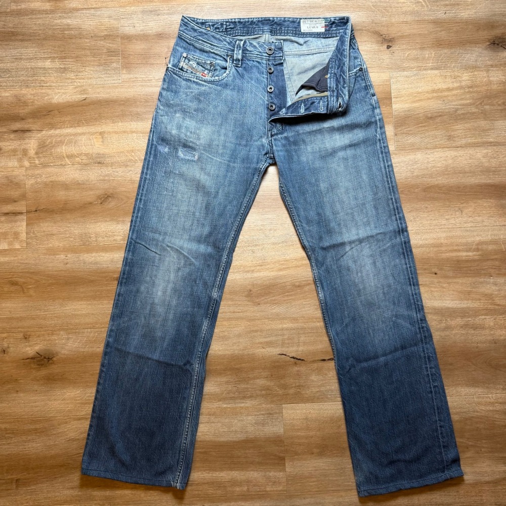 Diesel Levan Jeans Mens 30x32 Blue Straight Leg Distressed Made in Italy 008BI